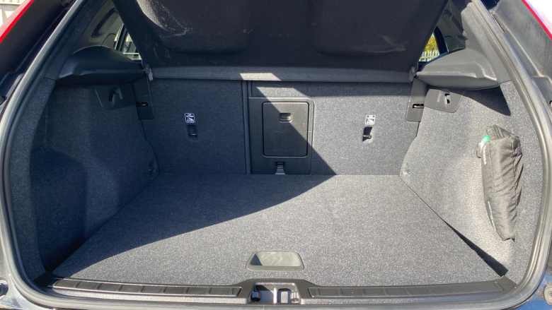 Volvo Xc40 1.5 T3 [163] R DESIGN 5dr Geartronic Petrol Estate